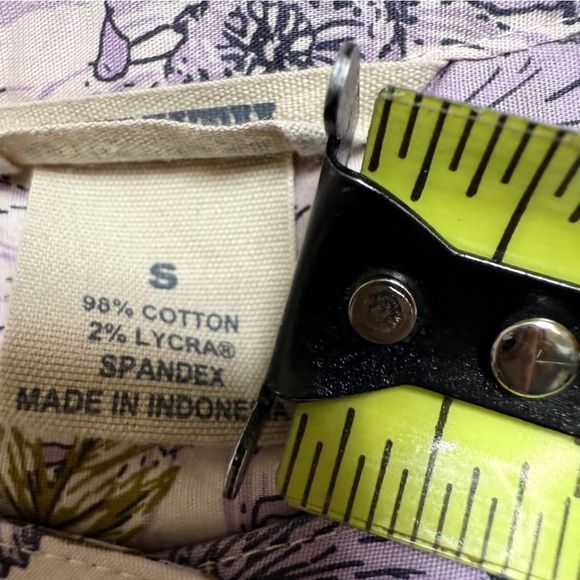 Duluth Trading Womens Shirt Size Small Purple Floral Wrinklefighter Tunic Top - Picture 6 of 7